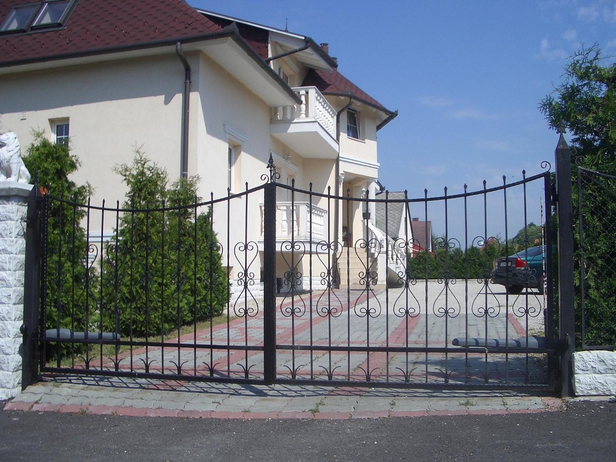 Hegyi Villa เฮวิซ ภายนอก รูปภาพ
