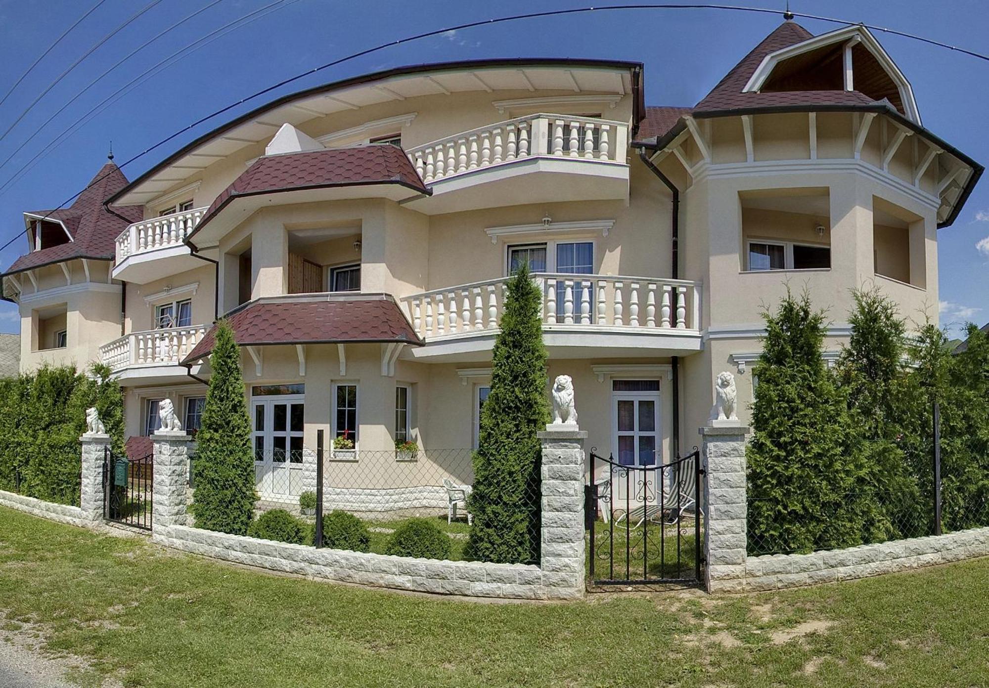 Hegyi Villa เฮวิซ ภายนอก รูปภาพ